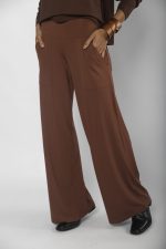 Calça Feminina Em Malha E Bolsos Nas Laterais - Imagem 2