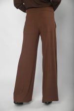 Calça Feminina Em Malha E Bolsos Nas Laterais - Imagem 3