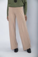 Calça Feminina Em Malha E Bolsos Nas Laterais - Imagem 5