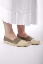 Tênis em Couro Feminino Oliva - ITTEM - Imagem 2