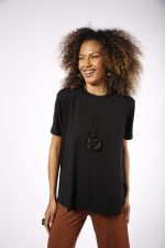 Blusa Feminina Em Malha Com Manga Curta - Imagem 7