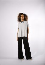 Blusa Feminina Em Malha Com Manga Curta - Imagem 2