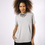 Blusa Feminina Em Malha Com Manga Curta