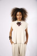 Blusa Feminina Em Malha Com Manga Curta