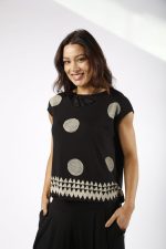 Blusa Com Manga Curta Flórida - Preto