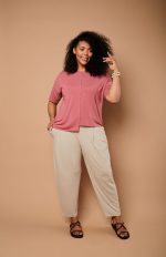 Blusa Feminina Em Malha Manga Curta - Imagem 2