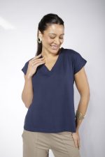 Blusa Feminina Em Malha Com Manga Curta