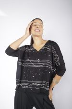 Blusa Feminina em Malha Estampada - Preto