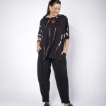 Blusa Feminina em Malha Estampada - Preto