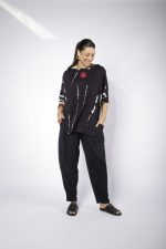 Blusa Feminina em Malha Estampada - Preto