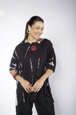 Blusa Feminina em Malha Estampada - Preto - Imagem 3